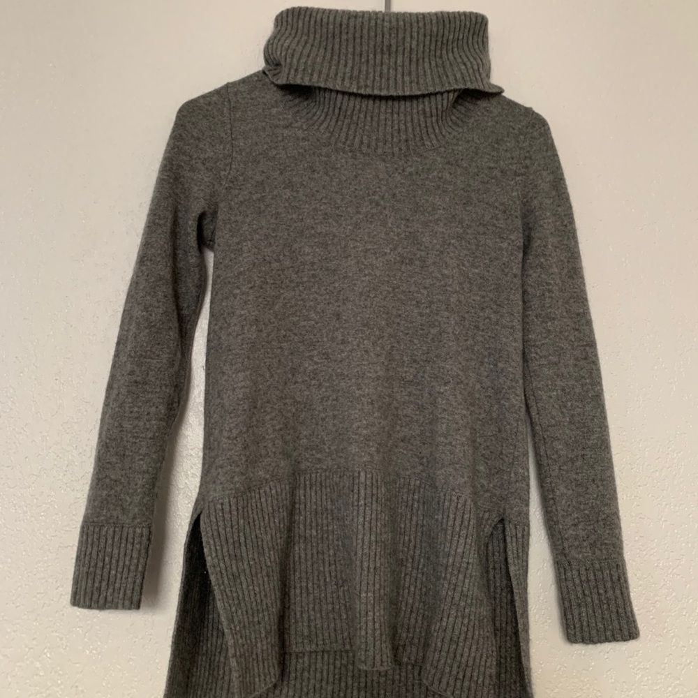 100% 2-Ply Cashmere Turtleneck Sweater